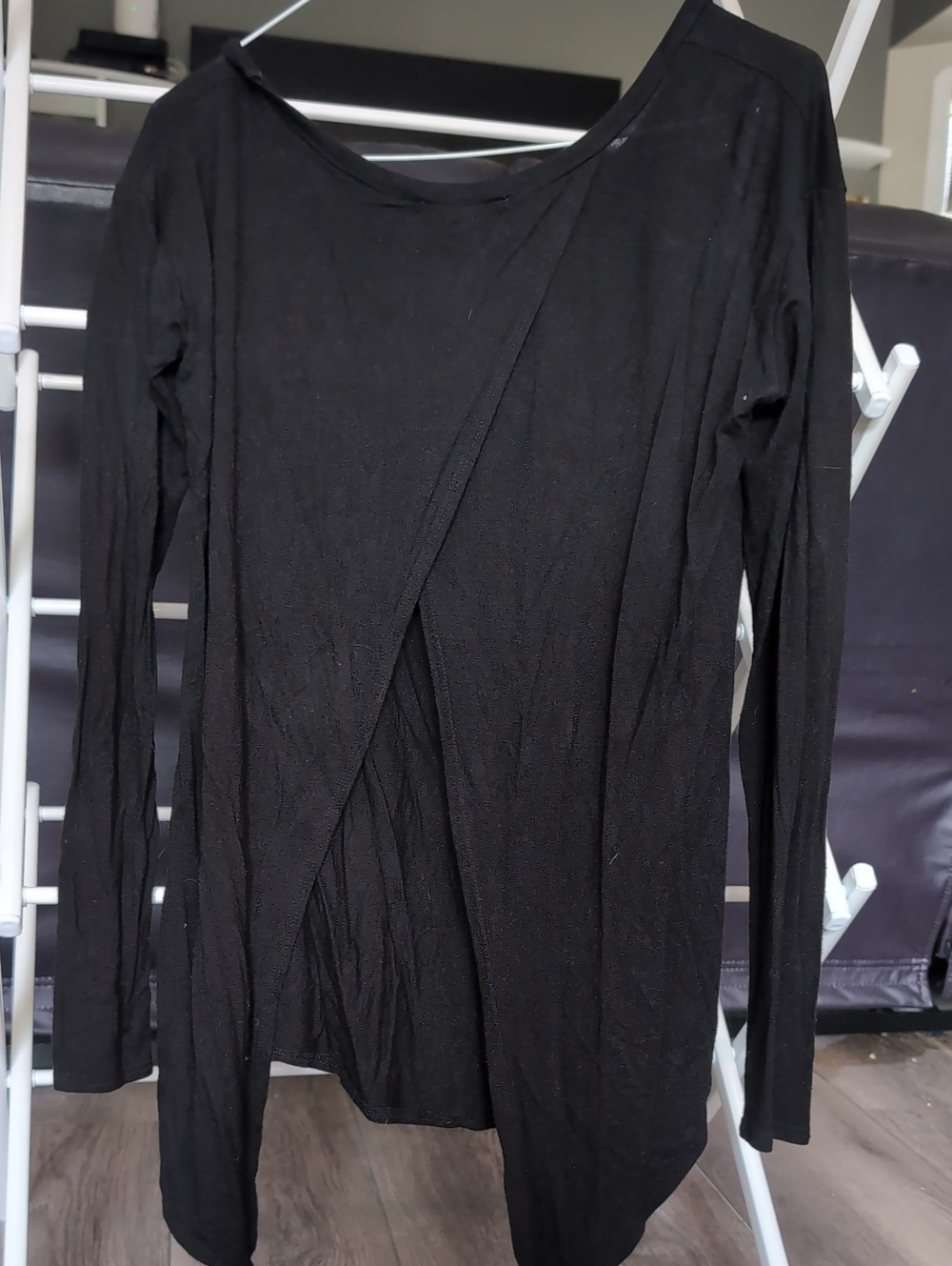 Women’s Black Long-Sleeve Draped Back Top